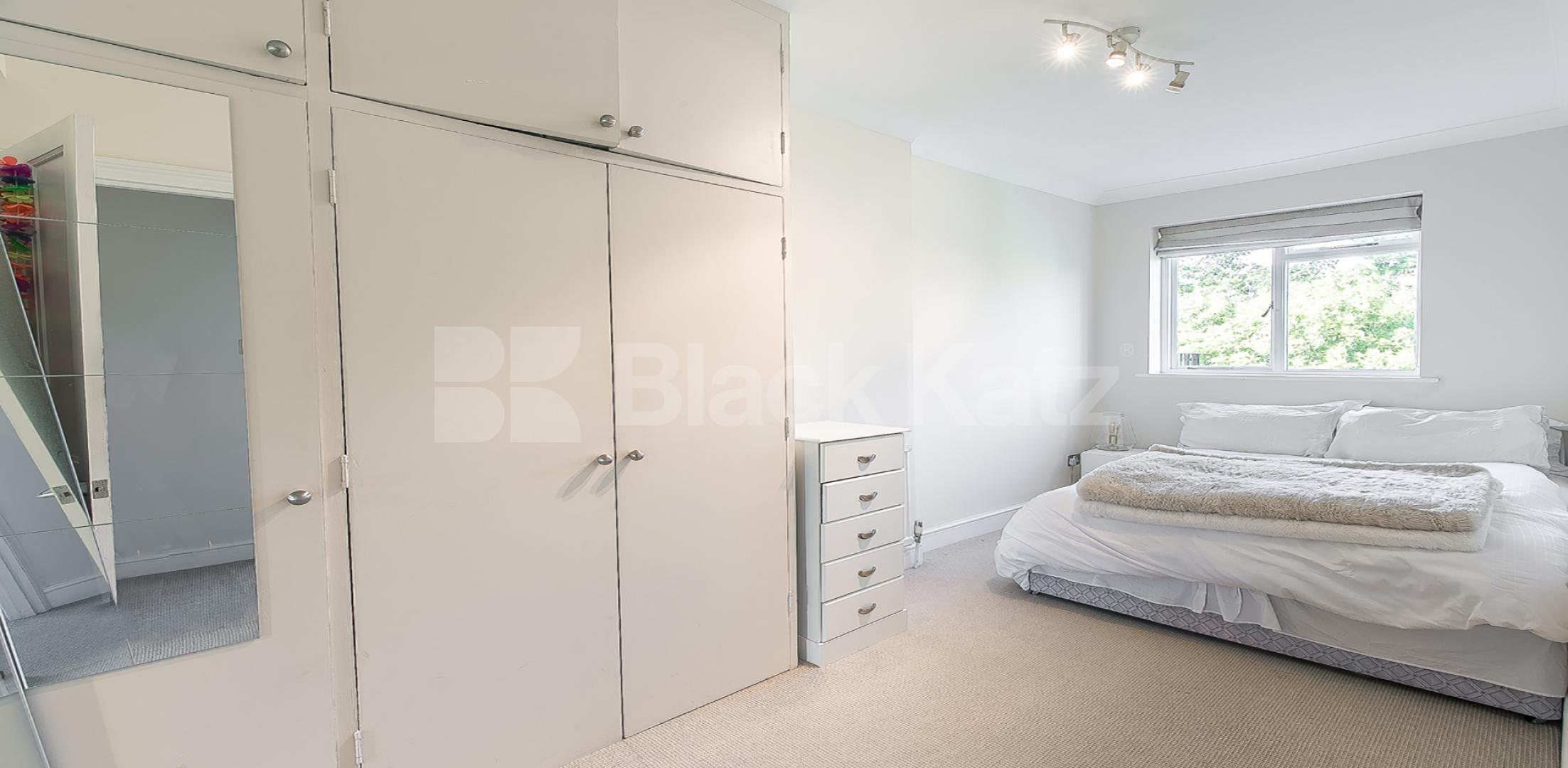 			NEW INSTRUCTION!, 2 Bedroom, 1 bath, 1 reception Flat			 Randolph Avenue, MAIDA VALE